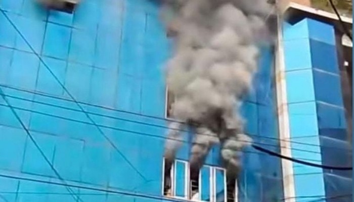 চট্টগ্রামে বহুতল ভবনে অগ্নিকাণ্ড, নিহত ২