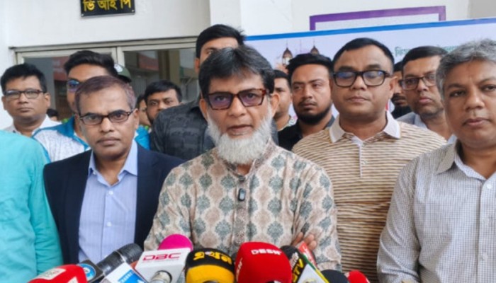 নীলসাগর এক্সপ্রেসের দুর্ঘটনায় চালক ও স্টেশন মাস্টারকে সাময়িক বরখাস্ত