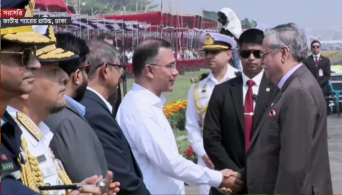 স্বাধীনতা দিবসের কুচকাওয়াজে উপস্থিত রাষ্ট্রপতি ও প্রধানমন্ত্রী