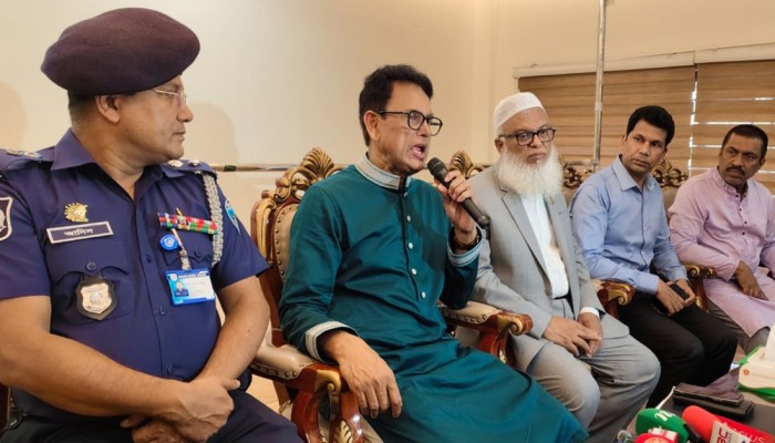 কেন্দ্রে নকল হলে নকলকারীর সাথে শাস্তি হবে কেন্দ্রের শিক্ষক এবং সচিবেরও