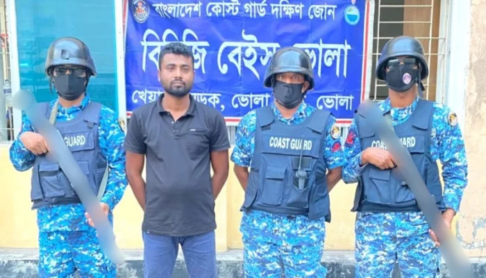 অবৈধভাবে বাংলাদেশে অনুপ্রবেশের অভিযোগে ভোলায় ভারতীয় যুবক আটক