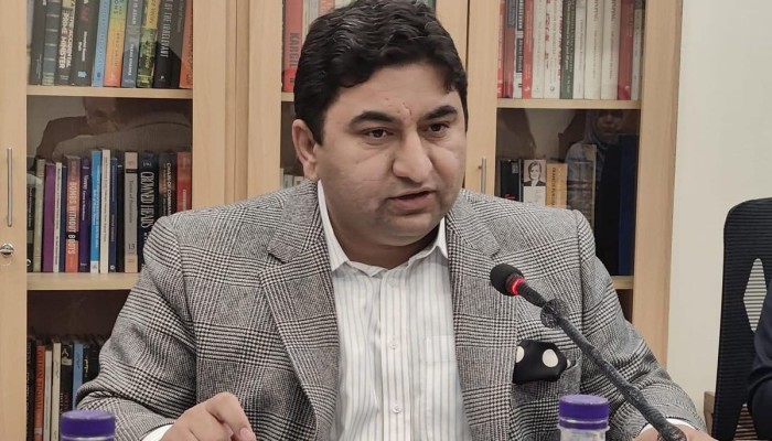 যুক্তরাষ্ট্র-ইরান আলোচনা: পাকিস্তান কি সফল মধ্যস্থতাকারী? কামার চিমার বিশ্লেষণ