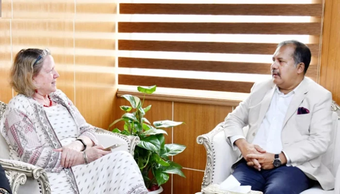 অপতথ্য মোকাবিলায় ইউনেস্কোর সহযোগিতা চাইলেন তথ্যমন্ত্রী