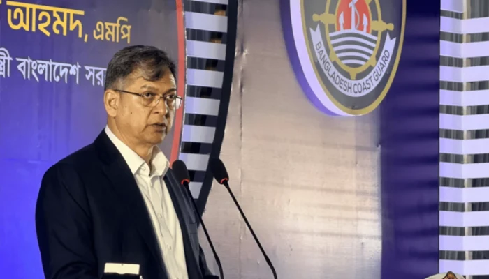 কোস্ট গার্ডের সক্ষমতা বাড়াতে বহরে যুক্ত হবে হেলিকপ্টার: স্বরাষ্ট্রমন্ত্রী