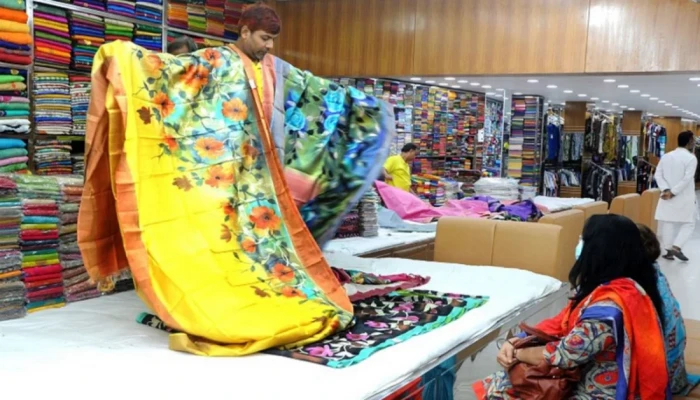 ঈদের জন্য শপিংমল রাত ৯টা পর্যন্ত খোলা রাখার দাবি দোকান মালিক সমিতির