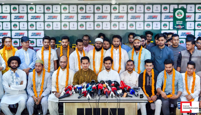 এনসিপিতে একযোগে ৪ হাজার ‘ওয়ারিয়র্স অব জুলাই’ সদস্যের যোগদান, যুক্ত হলেন বিশিষ্ট ব্যক্তিরাও